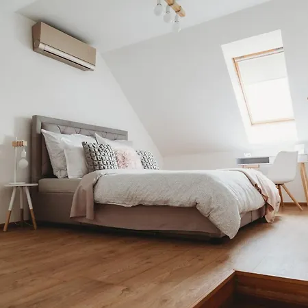 Apartment Loft In Old Town - Ac & Netflix Košice